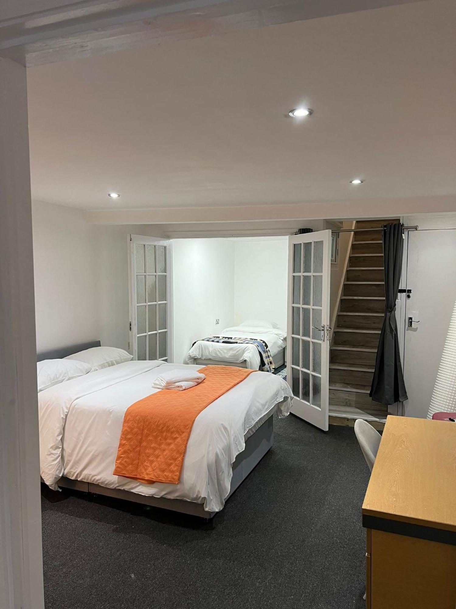 Appartement Starlet Manor Park à Londres Extérieur photo