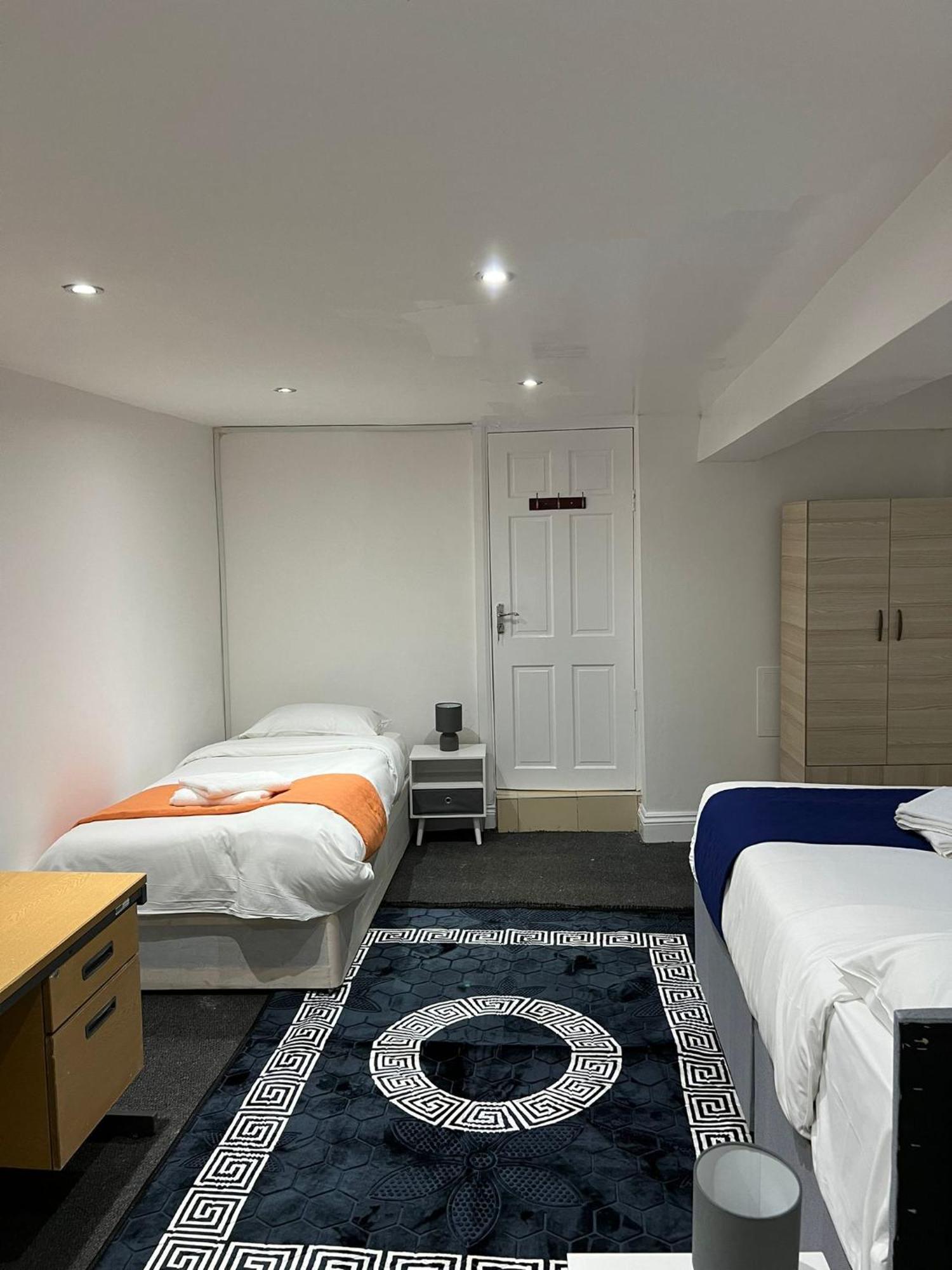 Appartement Starlet Manor Park à Londres Extérieur photo